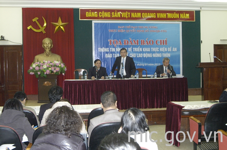 ຕີລາຄາຄືນການສອບວິຊາຊີບໃຫ້ແກ່ຄົນງານຊົນນະບົດ